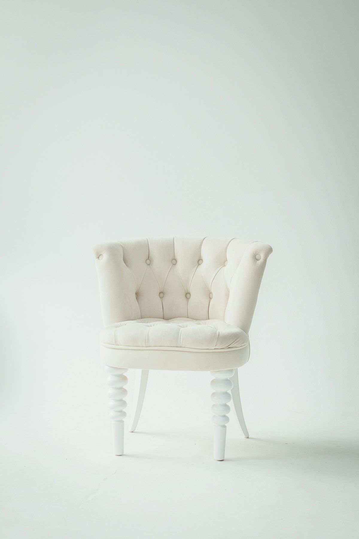 Choosing an armchair beyond its shape